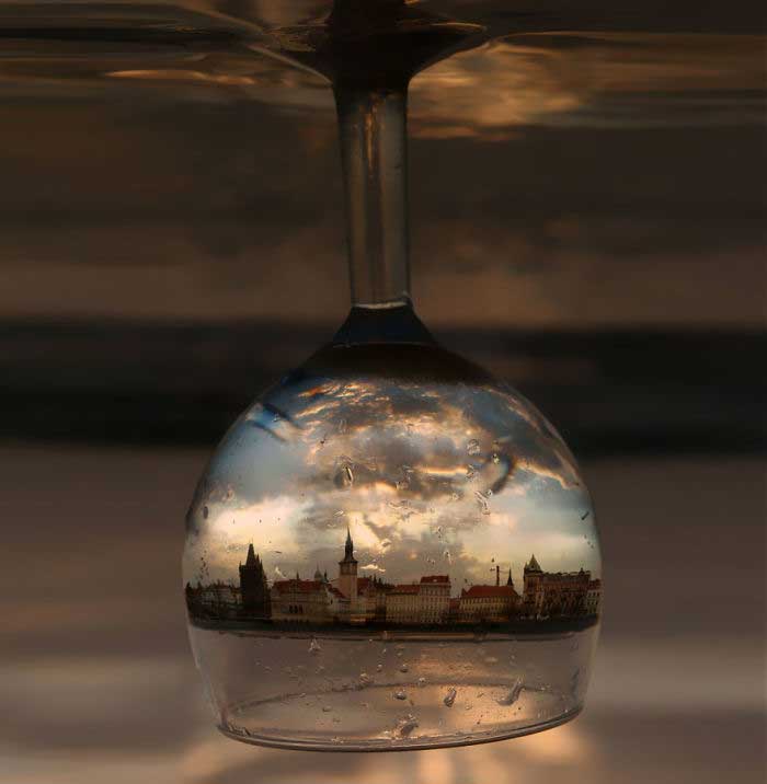 Praga in un bicchiere, fotografia di Imgur
