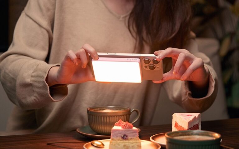 Godox MA5R: luce LED e power bank MagSafe in un solo accessorio per fotografi e content creator